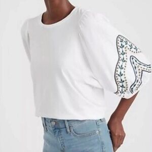 NWOT Banana Republic White Top with Puff Sleeves & Floral Embroidery